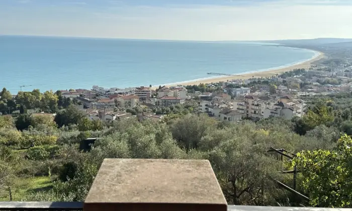 Rexer-Vasto-VILLA-VISTA-MARE-CON-GIARDINO-Terrazzo