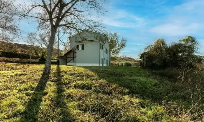 Rexer-Montalto-delle-Marche-Villetta-in-campagna-Giardino