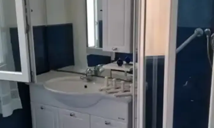 Rexer-La-Spezia-Appartamento-in-vendita-a-zona-Pitelli-LA-SPEZIA-SP-Bagno