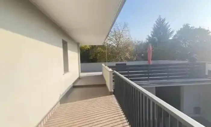 Rexer-Oleggio-Elegante-Stabile-in-vendita-a-OLEGGIO-NO-Terrazzo