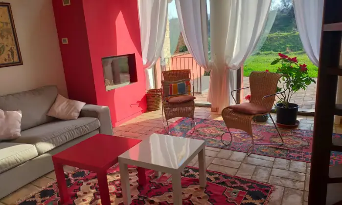 Rexer-Cagli-Incantevole-casa-vacanze-con-piscina-nelle-Marche-SALONE