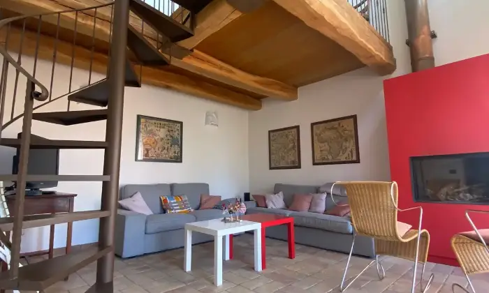 Rexer-Cagli-Incantevole-villa-con-piscina-nelle-Marche-SALONE