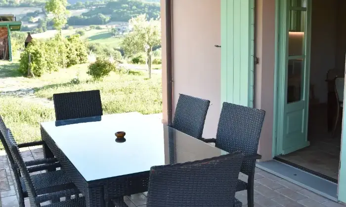 Rexer-Cagli-Incantevole-casa-vacanze-con-piscina-nelle-Marche-Giardino