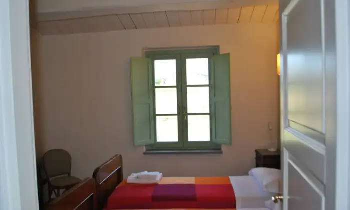 Rexer-Cagli-Incantevole-casa-vacanze-con-piscina-nelle-Marche-CAMERA-DA-LETTO