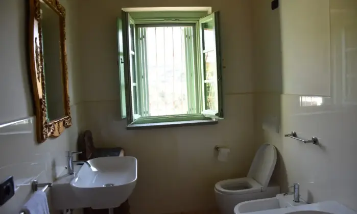 Rexer-Cagli-Incantevole-casa-vacanze-con-piscina-nelle-Marche-BAGNO