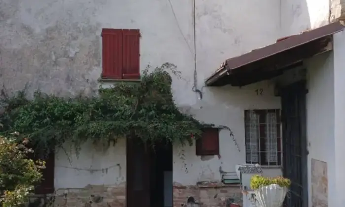 Rexer-Piozzano-Rustico-in-vendita-in-Strada-di-Vidiano-a-Piozzano-Giardino