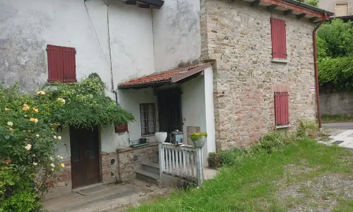 Rexer-Piozzano-Rustico-in-vendita-in-Strada-di-Vidiano-a-Piozzano-Altro