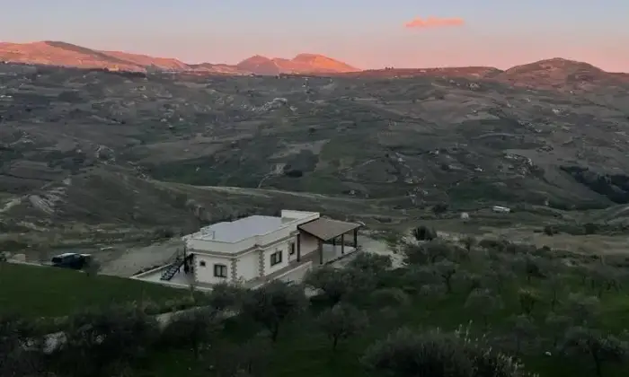 Rexer-Cianciana-Villa-di-nuova-costruzione-con-vista-panoramica-in-stile-siciliano-Terrazzo