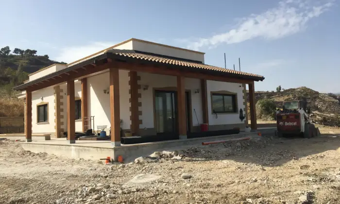 Rexer-Cianciana-Villa-di-nuova-costruzione-con-vista-panoramica-in-stile-siciliano-Giardino