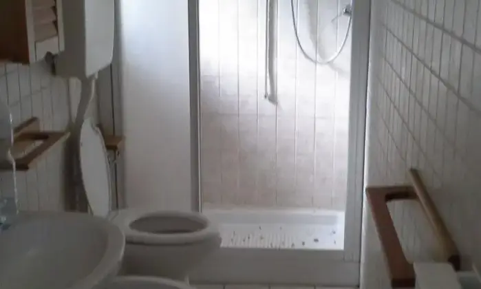 Rexer-Sassoferrato-Vendo-appartamento-via-Bizzarri-Bagno