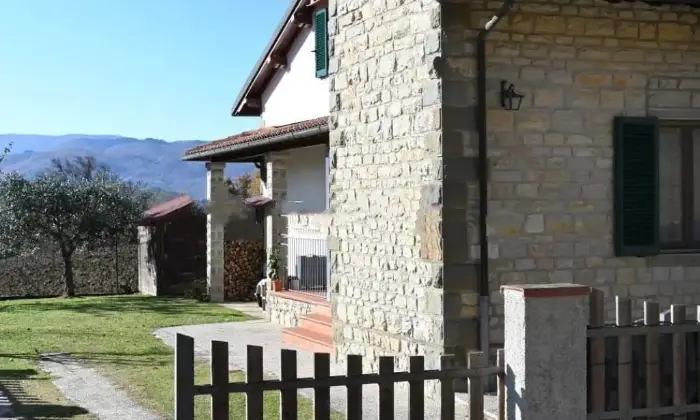 Rexer-Pratovecchio-Stia-Vendesi-Villa-bifamiliare-via-San-Donato-a-Pratovecchio-e-Stia-Giardino