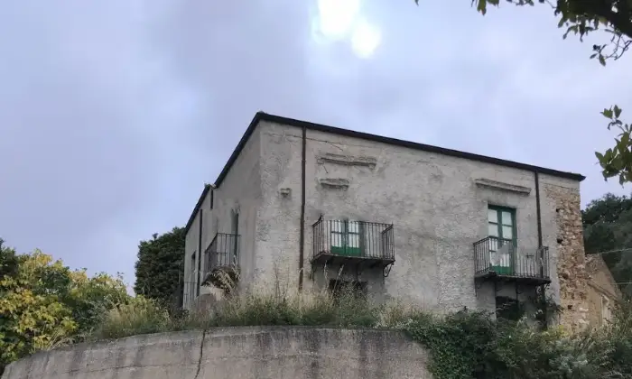 Rexer-Militello-Rosmarino-Vendesi-casa-in-Vittorio-Emanuele-a-Militello-Rosmarino-Terrazzo