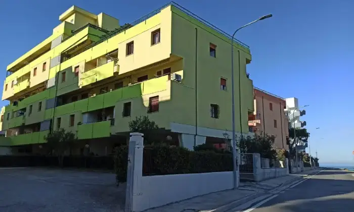 Rexer-Fermo-Bilocale-in-vendita-in-via-Aldo-Moro-a-Fermo-Terrazzo