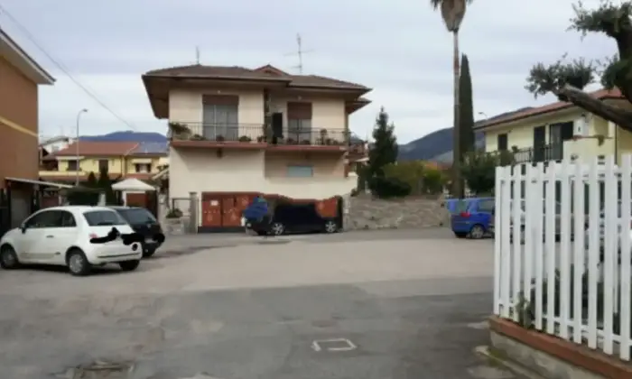 Rexer-Latina-Appartamento-in-Via-della-Stella-Alpina-Latina-Giardino