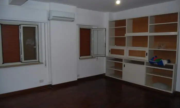 Rexer-Trapani-Affittasi-appartamento-preferibilmente-uso-studio-Altro