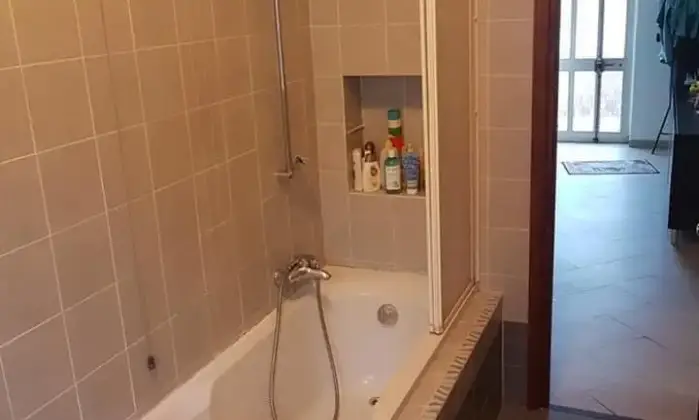 Rexer-Casella-Casella-trilocale-in-vendita-al-piano-senza-ascensore-Bagno