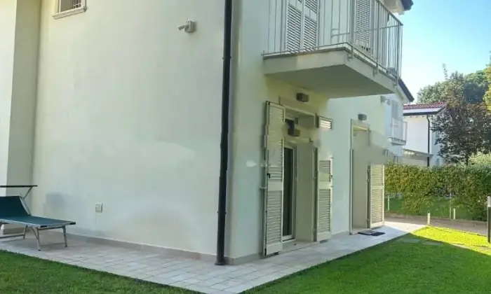 Rexer-Montignoso-Villa-unifamiliare-via-Alessandro-Tassoni-Cinquale-Montignoso-Giardino