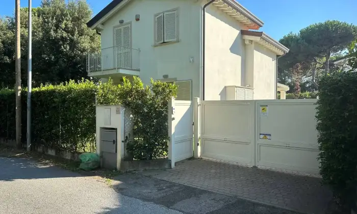 Rexer-Montignoso-Villa-unifamiliare-via-Alessandro-Tassoni-Cinquale-Montignoso-Terrazzo