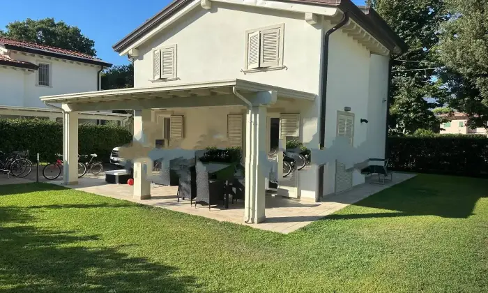 Rexer-Montignoso-Villa-unifamiliare-via-Alessandro-Tassoni-Cinquale-Montignoso-Giardino
