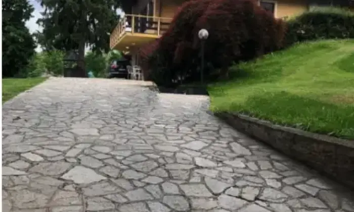 Rexer-Fiano-Villa-in-vendita-in-via-Torino-Giardino