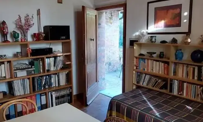 Rexer-Siena-Appartamento-Strada-di-Pieve-al-Bozzone-Fuori-Porta-Pispini-Siena-CameraDaLetto