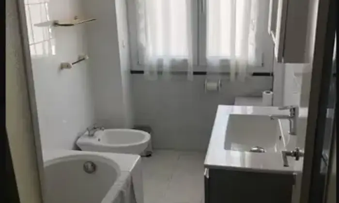 Rexer-Sassari-Appartamento-in-vendita-in-via-Principessa-Maria-a-Sassari-Bagno