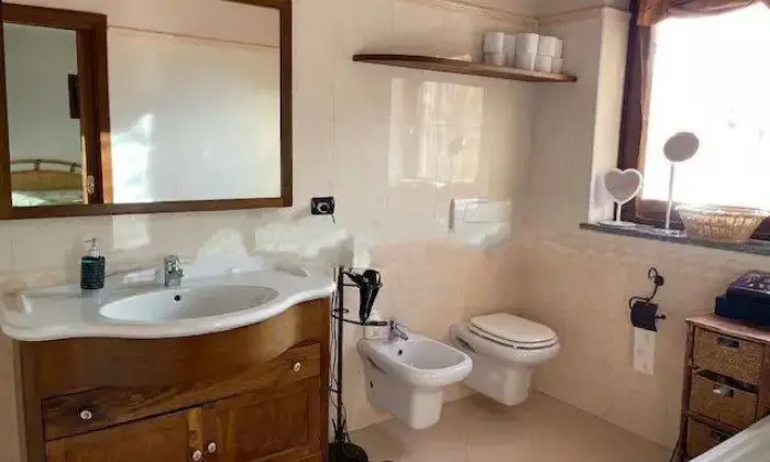 Rexer-Aosta-Vendesi-villa-in-ArpuillesCapoluogo-Arpuilles-Aosta-Bagno