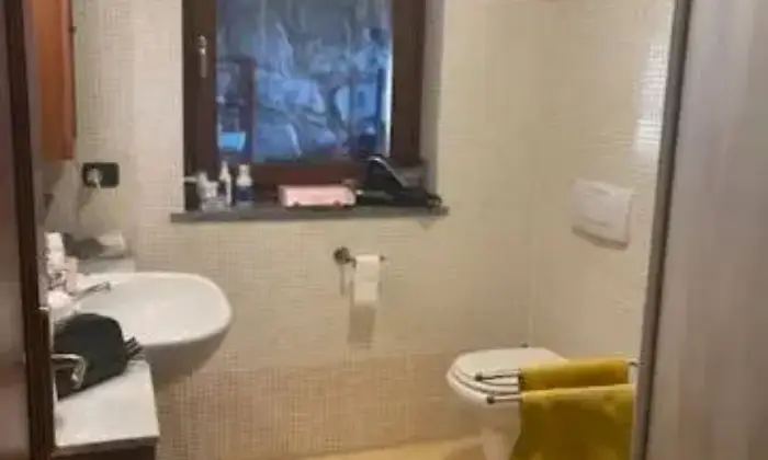 Rexer-Aosta-Vendesi-villa-in-ArpuillesCapoluogo-Arpuilles-Aosta-Bagno