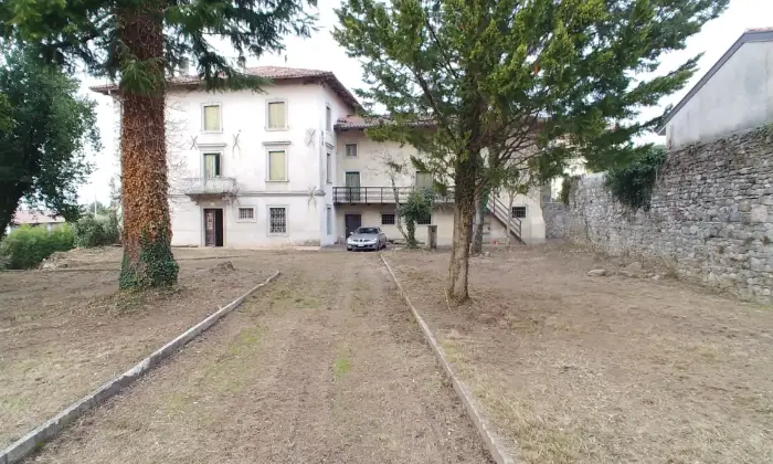 Rexer-Tricesimo-Villa-storica-con-depandance-vendesi-Giardino