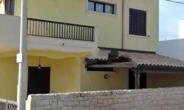 Rexer-Vittoria-Vendesi-villa-bifamiliare-via-Clemente-Bovi-Scoglitti-Vittoria-Garage