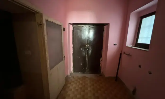 Rexer-Vairano-Patenora-La-palazzina-e-libera-Altro