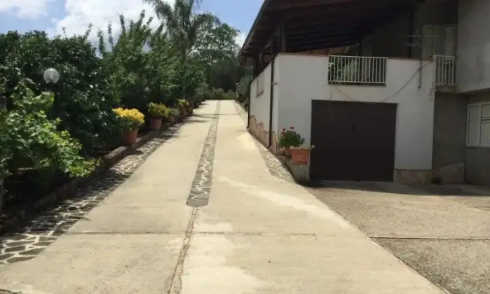 Rexer-San-Calogero-Azienda-agricola-in-vendita-in-SP-a-San-Calogero-Terrazzo