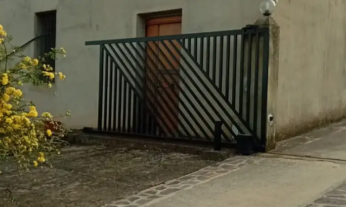 Rexer-San-Calogero-Azienda-agricola-in-vendita-in-SP-a-San-Calogero-Garage