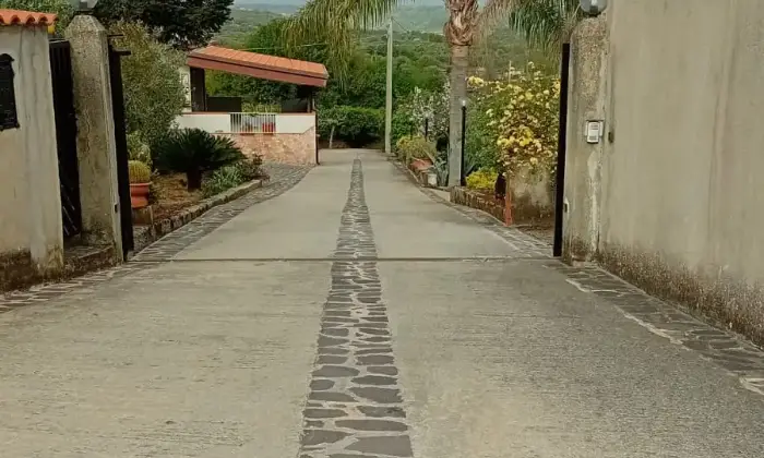 Rexer-San-Calogero-Azienda-agricola-in-vendita-in-SP-a-San-Calogero-Terrazzo