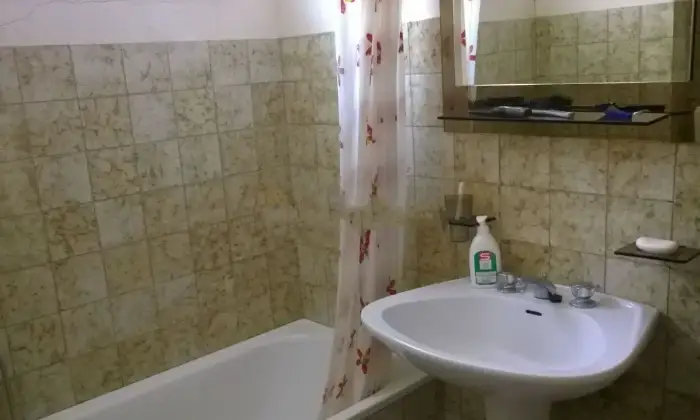 Rexer-San-Pier-Niceto-Vendesi-appartamento-in-Via-Padre-Annibale-Maria-di-Francia-Bagno
