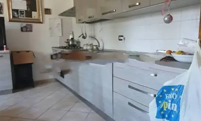 Rexer-Pegognaga-Splendida-casa-semi-indipendente-con-giardino-CUCINA