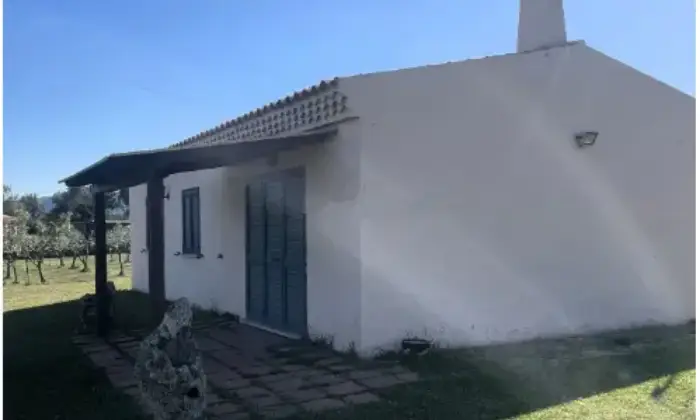Rexer-Olbia-Villa-in-vendita-in-via-Erpice-ad-Olbia-Giardino