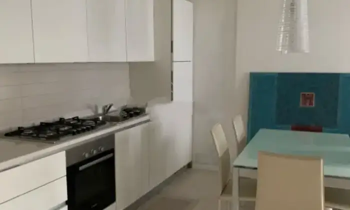 Rexer-Menaggio-Vendesi-appartamento-in-Via-Andrea-Stoppani-a-Menaggio-Cucina