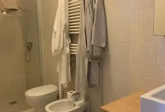 Rexer-Menaggio-Vendesi-appartamento-in-Via-Andrea-Stoppani-a-Menaggio-Bagno
