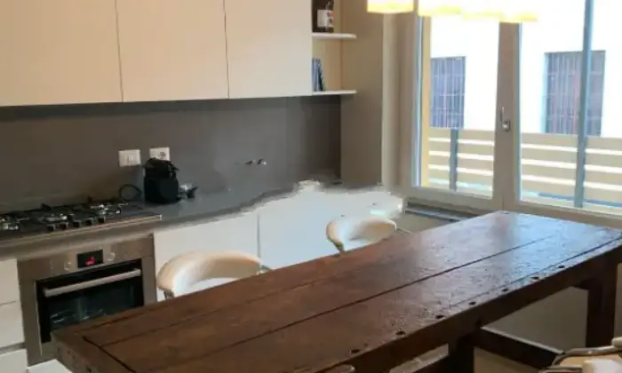 Rexer-Menaggio-Vendesi-appartamento-in-Via-Andrea-Stoppani-a-Menaggio-Cucina