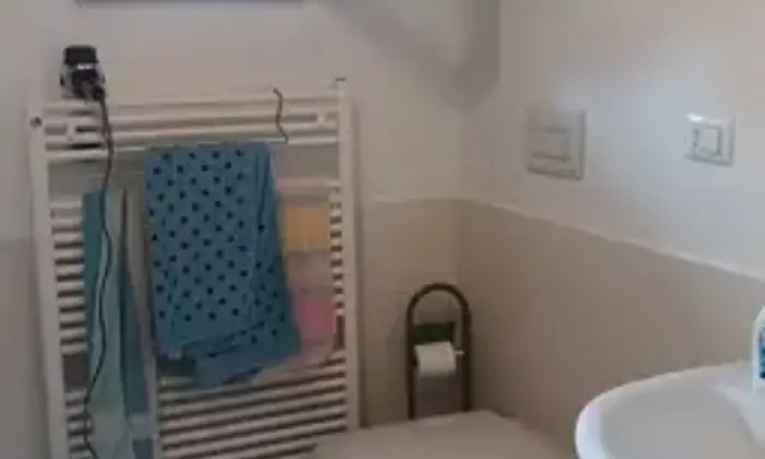 Rexer-Valtopina-Vendesi-Casa-con-accesso-indipendente-VALTOPINA-PG-Bagno