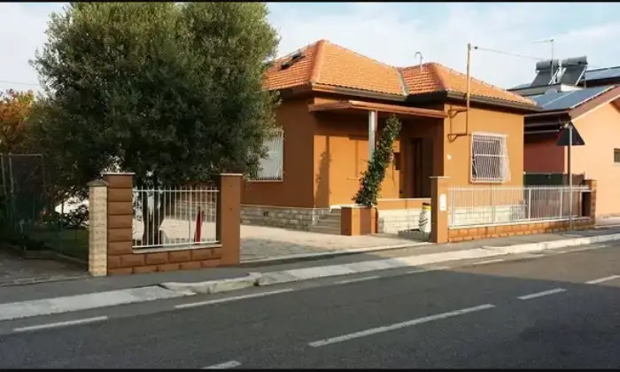Rexer-Cesena-Casa-singola-in-vendita-in-via-Primo-Targhini-a-Cesena-Giardino