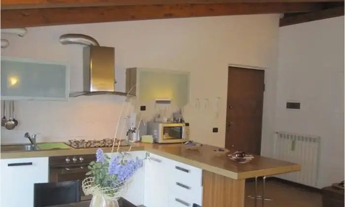 Rexer-Copiano-Vendesi-appartamento-in-Via-Mulino-a-Copiano-Cucina