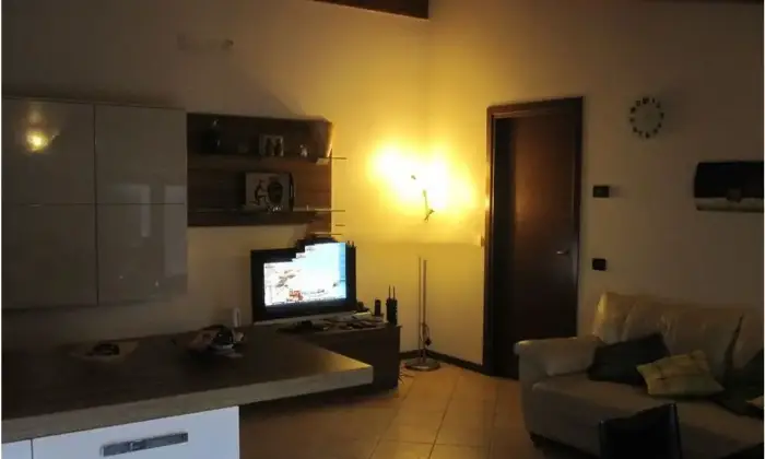 Rexer-Copiano-Vendesi-appartamento-in-Via-Mulino-a-Copiano-Salone