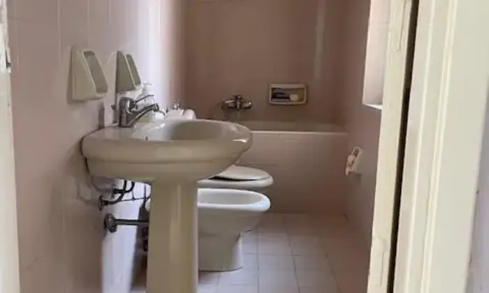 Rexer-Enna-Quadrilocale-in-vendita-in-via-Catania-ad-Enna-Alta-BAGNO