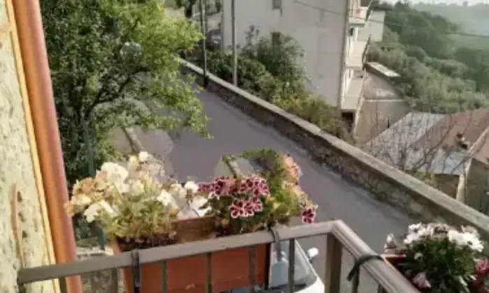 Rexer-Falerna-Casa-di-paese-in-vendita-in-via-Marina-Terrazzo