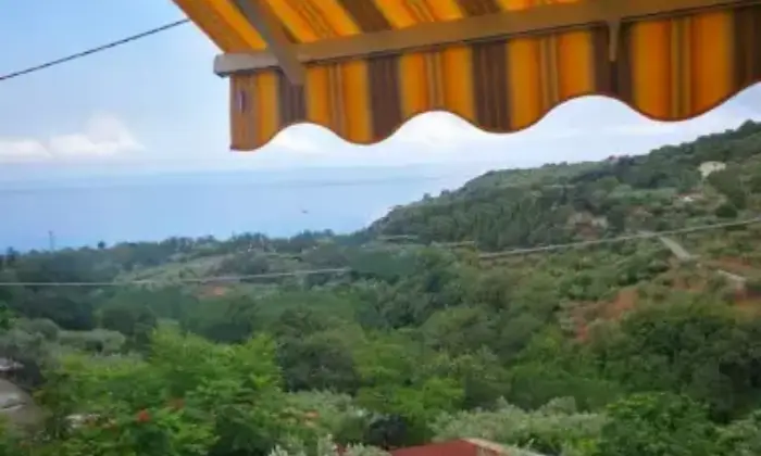 Rexer-Falerna-Casa-di-paese-in-vendita-in-via-Marina-Terrazzo