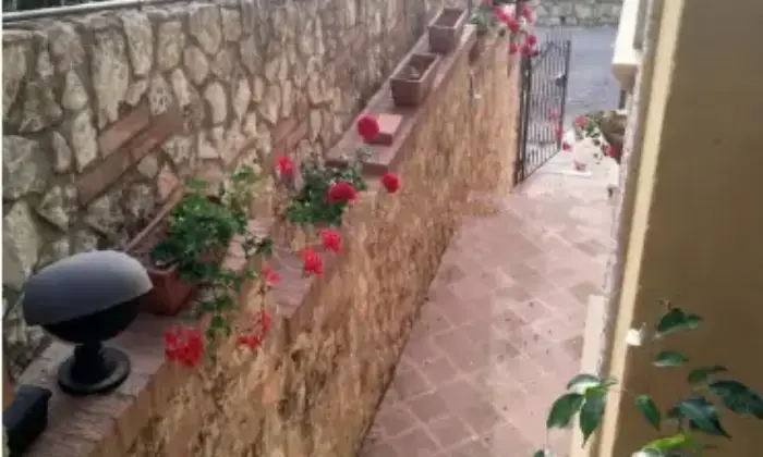 Rexer-Falerna-Casa-di-paese-in-vendita-in-via-Marina-Terrazzo