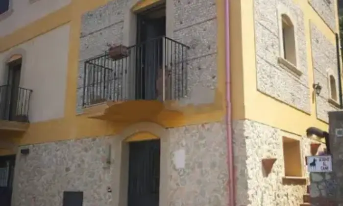 Rexer-Falerna-Casa-di-paese-in-vendita-in-via-Marina-Altro