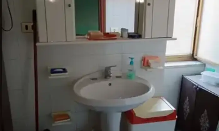 Rexer-Liberi-Casa-unifamiliare-in-vendita-in-Salita-Pozzuoli-a-Liberi-Bagno